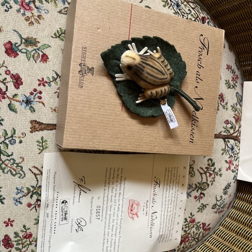 Steiff boxed frog pincushion - steiff,