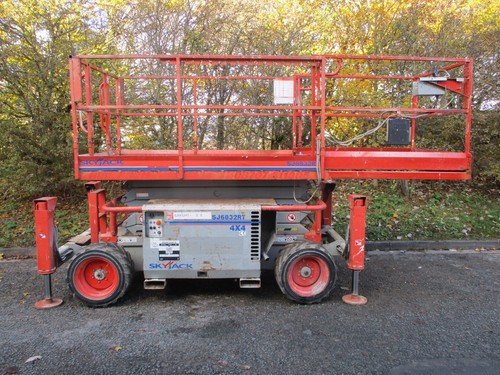 2011 skyjack 6832 scissor - 2011,