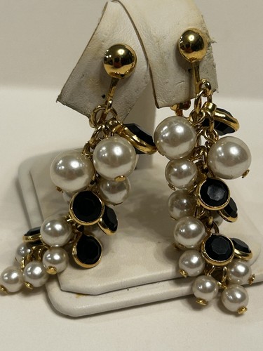 Pearl toned with - pearl, black