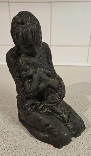 Lovely vintage cold cast resin - lovely,