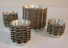 51 VTG Mini Scalloped Tin Tart