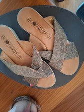 Bnwt   Pavers   Gold Sparkly           flat sandals size   6