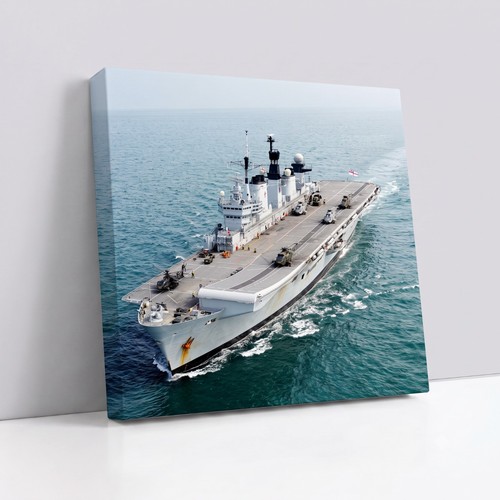 Hms illustrious - illustrious, (r06)