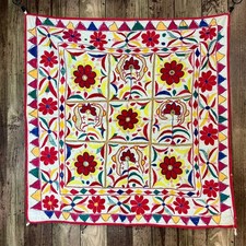 VINTAGE HANDMADE WALL HANGING EMBROIDERED SUZANI TAPESTRY PANEL INDIAN BOHO 67cm