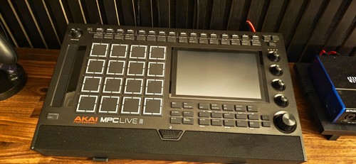 Akai mpc live iii - mpc,