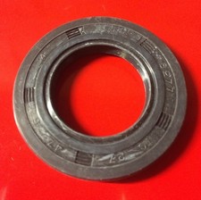 Vespa Rear Hub Oil Seal  27mm