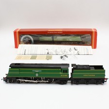 Hornby R374 SR Battle Of Britain Class 21C166 Spitfire 4-6-2 OO Gauge