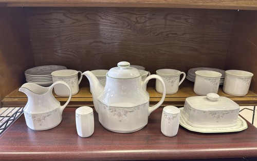Royal doulton caprice piece - doulton,