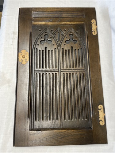 Carved gothic arch - carved,