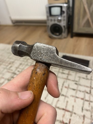 Vintage cross peen hammer - cross, –