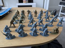 Vintage Plastic Soldiers Army