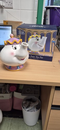 Disney beauty and the - beauty,