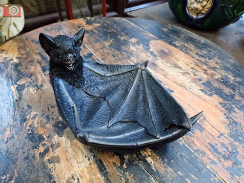 Giant bat trinket key - giant, &