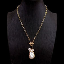 White Keshi Pearl Pendant Gold