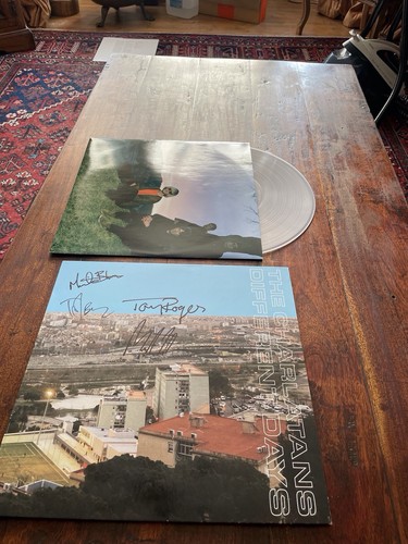 The charlatans different days - different,