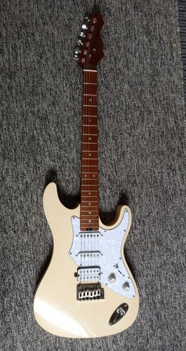 Aria 714 mk2 - , white