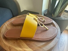 Yellow Faux Leather Flat Toe Post Sandals Gold Ring EU41  UK 7 Standard Fit New