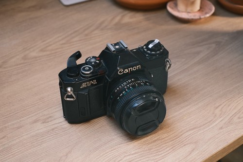 Canon av1 35mm - 35mm, with