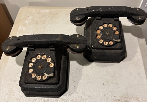 Toy metal telephones - ,