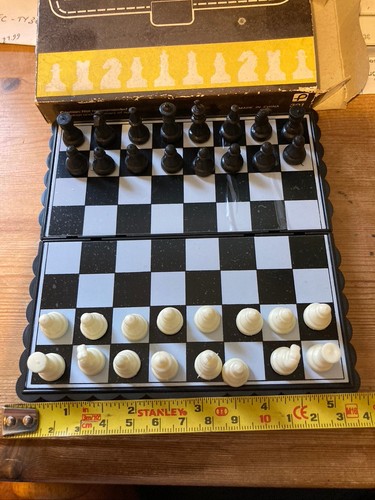 Magnetic travel chess set - travel,
