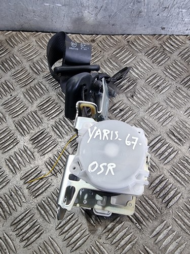 Toyota yaris seat belt rear - toyota,