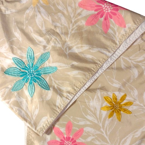Laura ashley table runner - laura,