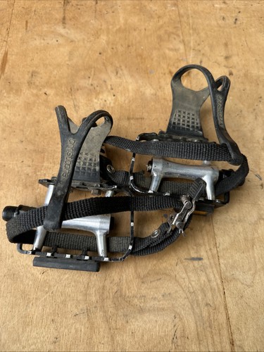 Bike pedals and clips - pedals,
