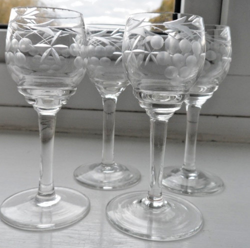 Four small engraved - , liqueur
