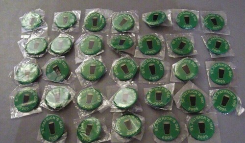 2005 guinness pin badges - 30,