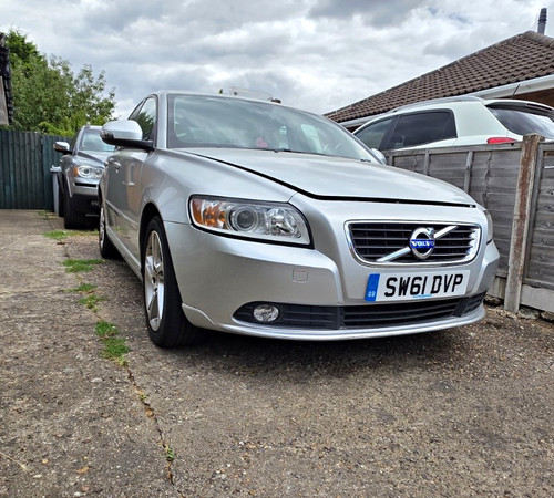 Volvo s40 v50 front bumper - s40,