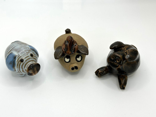 Studio pottery small pig - x,