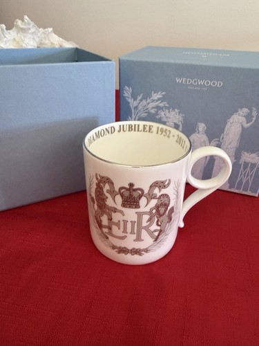 Wedgewood queen elizebeth mug - wedgewood,