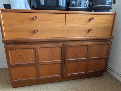 Nathan cabinet teak - (squares),