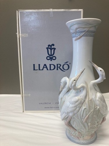 Lladro herons realm - realm, vase