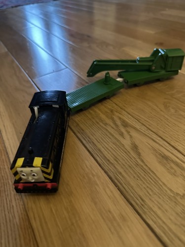 Trackmaster tomy battery mavis - trackmaster,