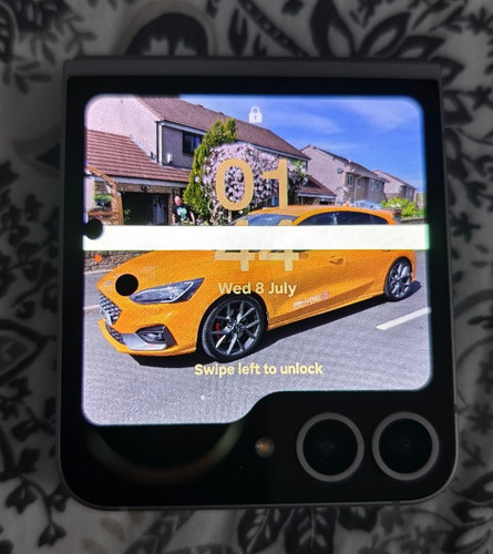 Faulty screens and usb port - faulty,