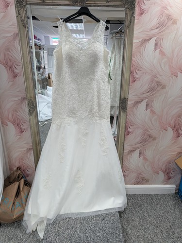 Size wedding dress - 20,