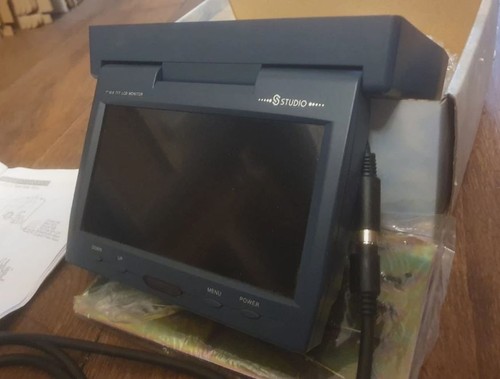 Flip down car monitor - 7",