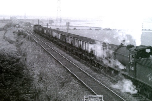65819 steam locomotive - steam, (b/w