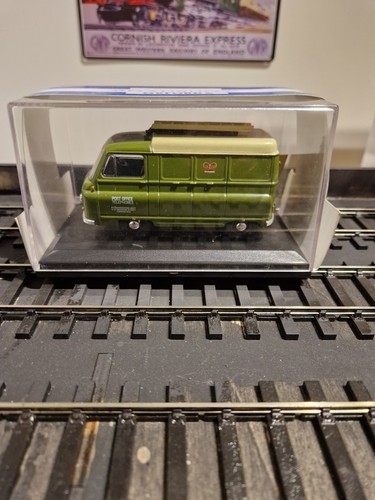 Oxford diecast austin - j2, van