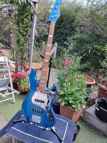 Mooer mbj 410 - bass, guitar