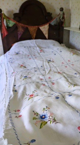 Vintage linen hand embroidered - linen,
