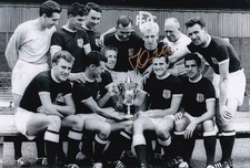 *LOW START BID* SIGNED 12x8 PHOTO DUNDEE - IAN URE 1962