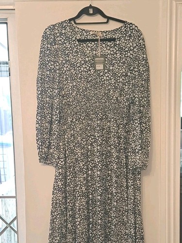This unfolded size 14 - this, is