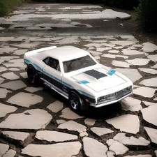 Hot Wheels 68 Copo Camaro Diecast Model 1/64 2010 mattel Rare colour & Stickers 