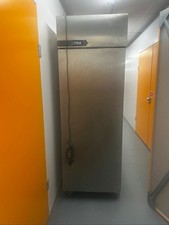 Commercial Upright Refrigerator Single Door Catering Fridge Foster XR600H 33-231