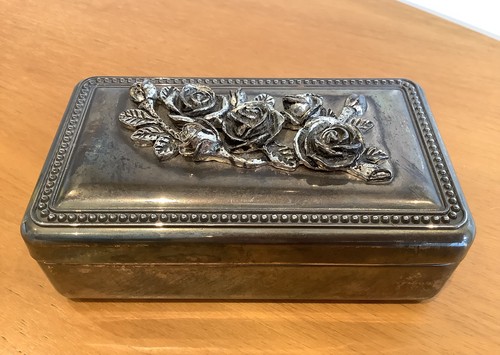 Pretty silver metal - metal, lined