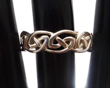 Sterling silver man's ring band with interesting Celtic Knot design size Z + 2