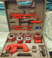 10pc manual ratchet pipe threader kit 6 threading dies pipe cutter and wrenches