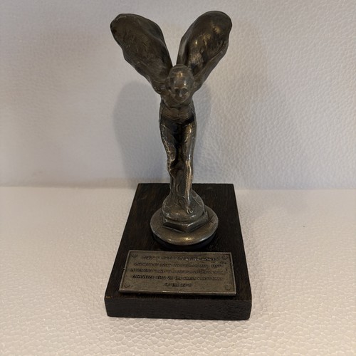 Sculpture statue flying lady - sculpture,